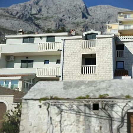 Apartments Angela Baška Voda エクステリア 写真