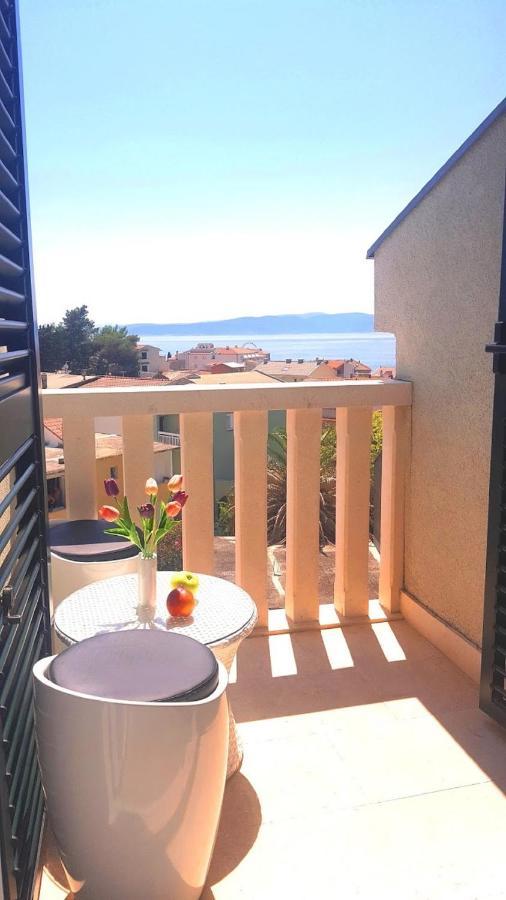 Apartments Angela Baška Voda エクステリア 写真