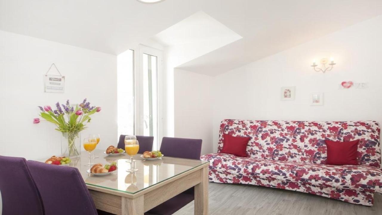 Apartments Angela Baška Voda 部屋 写真