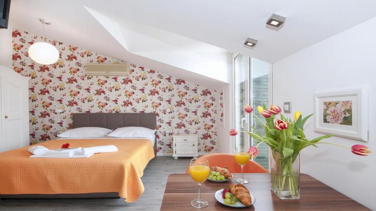 Apartments Angela Baška Voda エクステリア 写真